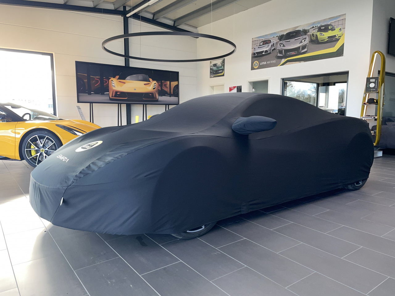 Lotus Indoor Dustcover Emira